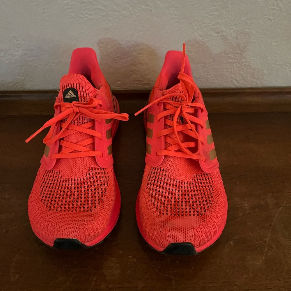 Adidas ultra boost. Barely worn, ready to reposh!